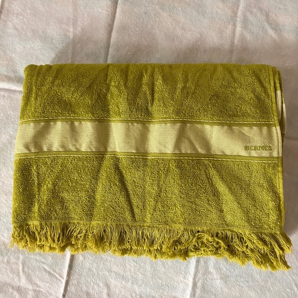 NEW HERMÈS YACHTING BEACH TOWEL - Picture 2 of 16